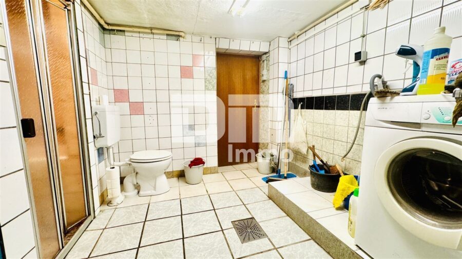 (R)eserviert!Wunderschönes Reihenhaus in exponierter Lage mit Traumgarten - KG Waschküche